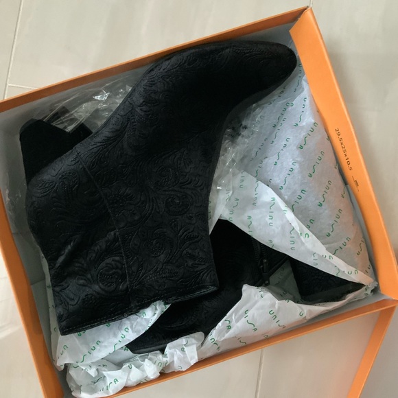 UNISA Black Fabric Booties - Picture 6 of 16